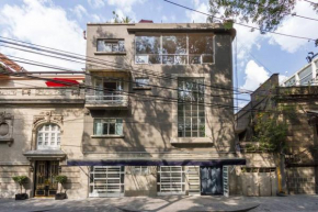 Deco House with Park View Rooftop